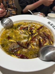 美味酸菜鱼鲜香诱人