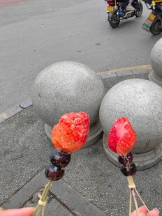 街头售卖的美味糖葫芦