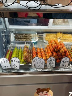 多样烤肠陈列售卖