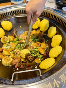 铁锅炖美食烹饪瞬间