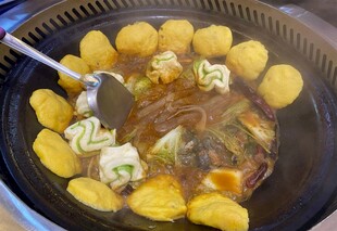 美味火锅涮煮多样食材