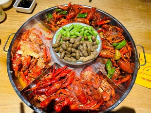 美味小龙虾火锅大餐