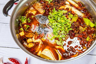 麻辣鲜香的美味火锅鱼