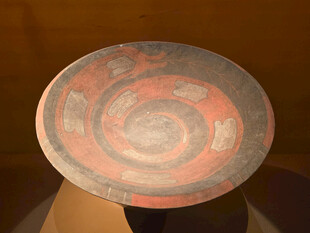 陶寺遗址出土龙盘