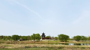 田园风光中的古朴建筑