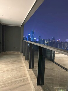 现代阳台夜景视野开阔
