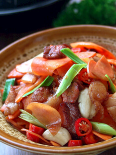 美味杂蔬炒腊肉