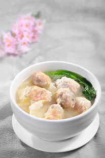鲜美肉丸汤