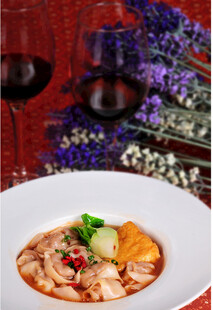 精致摆盘的美味佳肴