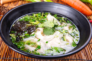 美味营养的蔬菜豆腐汤