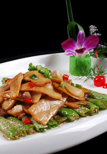 香炒豆干配时蔬
