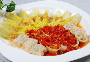 剁椒娃娃菜配鸡肉卷