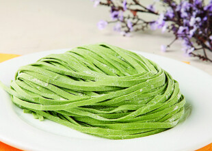翠绿手工菠菜面条