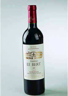 一瓶赫柏特红葡萄酒