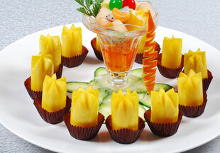 创意水果虾仁摆盘美食