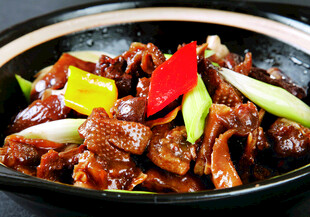 美味红烧牛杂煲