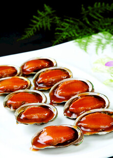 精美红玛瑙镶嵌饰品