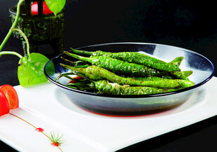 盘中鲜嫩尖椒