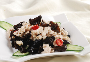 木耳桃仁凉拌菜