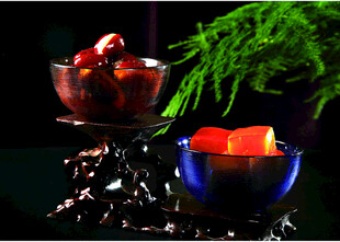 精致果盘与绿植装饰