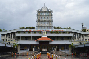 宏伟寺庙建筑景观