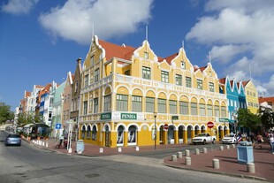多彩欧式建筑街景