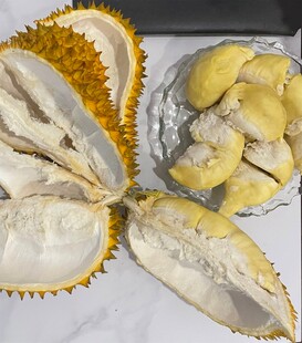 剥开的美味榴莲展示