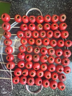 诱人红果串美味待品尝