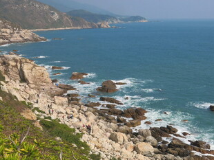 海岸风光 碧海与礁石相依