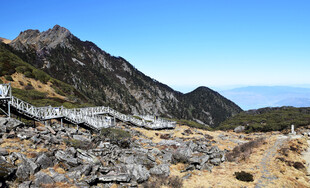 高山碎石景观