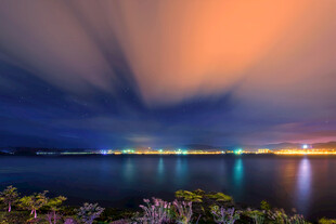 湖畔黄昏夜景 