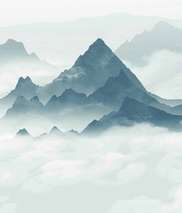 水墨云雾中的连绵山峦