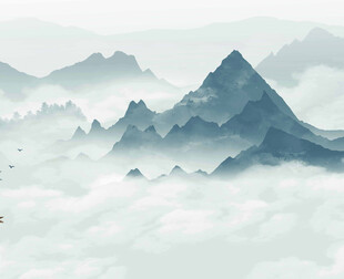 水墨云雾中的巍峨山峰