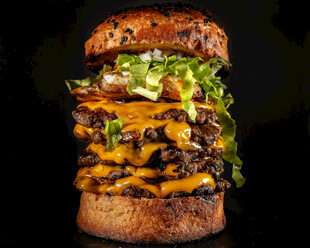 超厚多层美味芝士汉堡