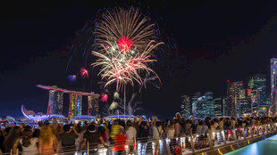 新加坡夜景烟花绚丽绽放