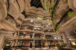 现代多层建筑室内景观