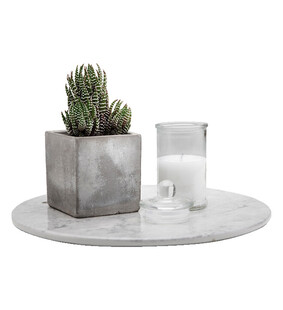 简约水泥盆栽与烛台摆件