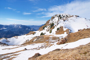 雪山峻岭壮丽风光