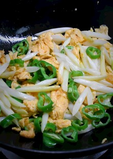 青椒芦笋炒鸡蛋