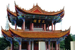 中式古典多层飞檐楼阁