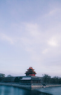 故宫角楼畔的静谧天空