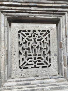 石窗镂空
