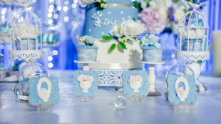 蓝白色系浪漫婚礼甜品台