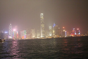 香港璀璨夜景 灯火映海面