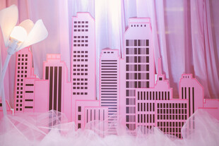 梦幻粉色城市剪纸景观