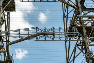 高空钢铁结构观景平台