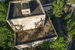 俯瞰古朴中式传统老建筑