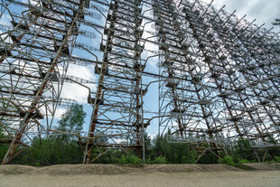 大型金属结构建筑景观