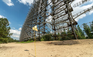 大型户外木质结构建筑