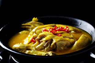 砂锅枸杞土鸡汤